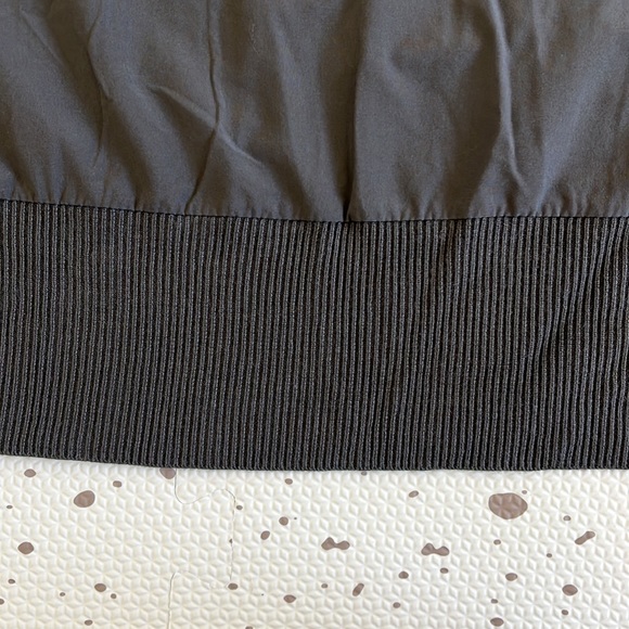 💘 ATHLETA - GRAY PERFORMANCE TANK - Picture 3 of 3